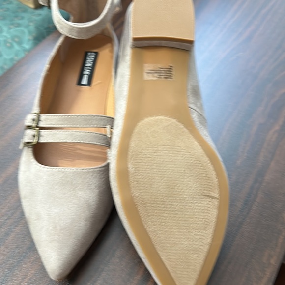 Style name Mabel taupe suede 8 1/2 shoe - Picture 4 of 4
